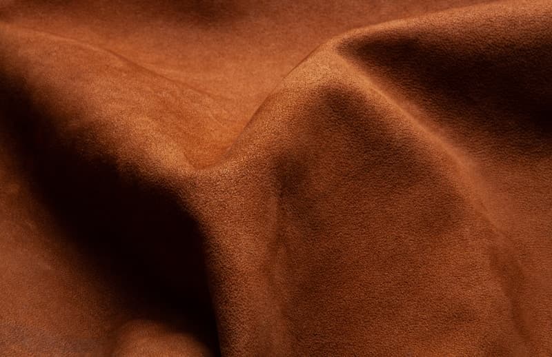 Suela engrasada tipo skirting, de espesor grueso